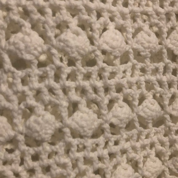 Crochet cream sweater - Picture 2 of 3